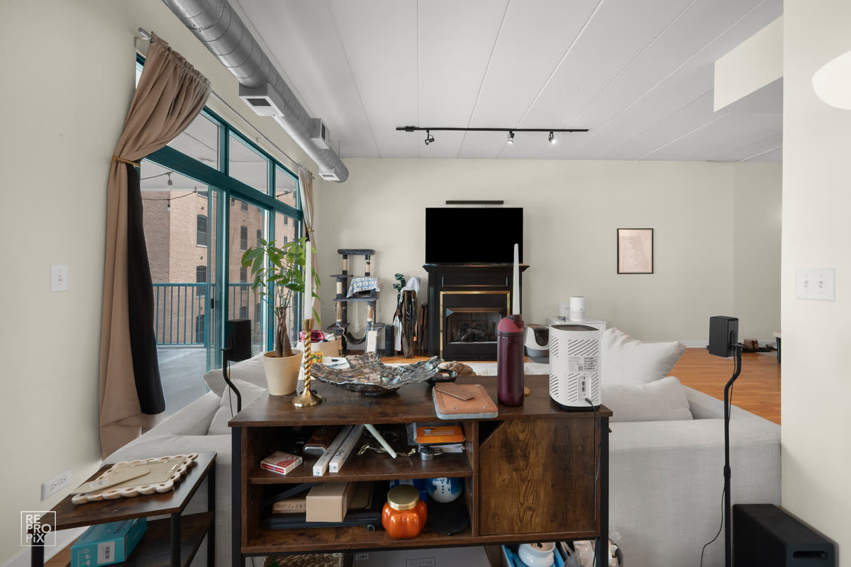 Room before unwanted objects were removed