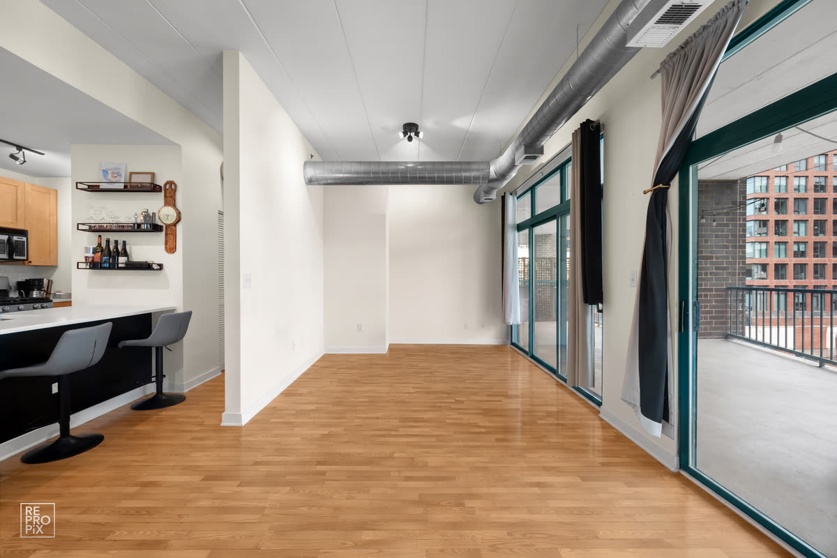 The same room with the objects removed